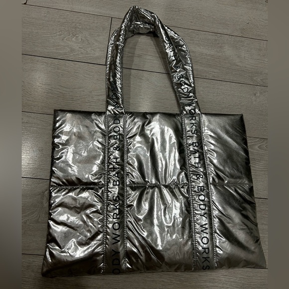 Bath And Body Works Exclusive Black Friday Puffy Silver Tote (18.5"x14") - Picture 1 of 4